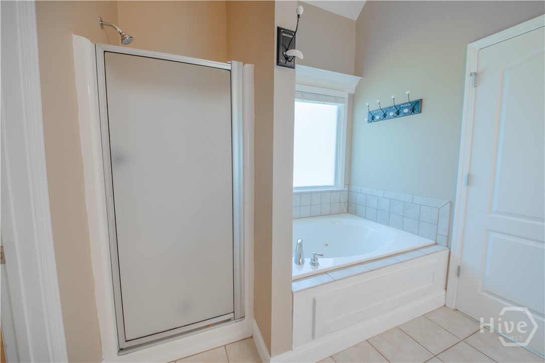217 Hidden Spring Way Athens, GA 30605 - Photo 21 of 55 Primary Suite Full Bathroom
