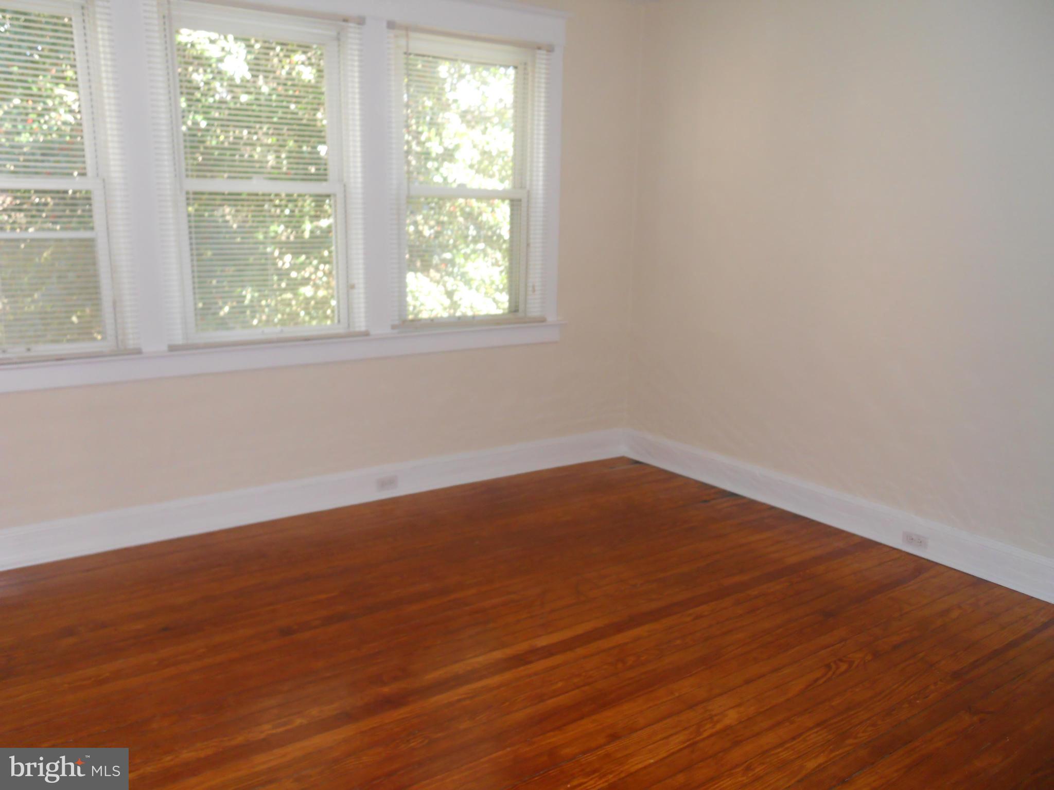 6302 Mayflower Road Baltimore, MD 21212 - Photo 12 of 22 Bedroom (Master) facing Front of House