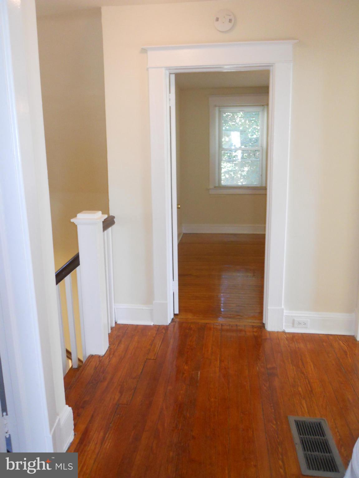 6302 Mayflower Road Baltimore, MD 21212 - Photo 16 of 22 Second Floor Hallway