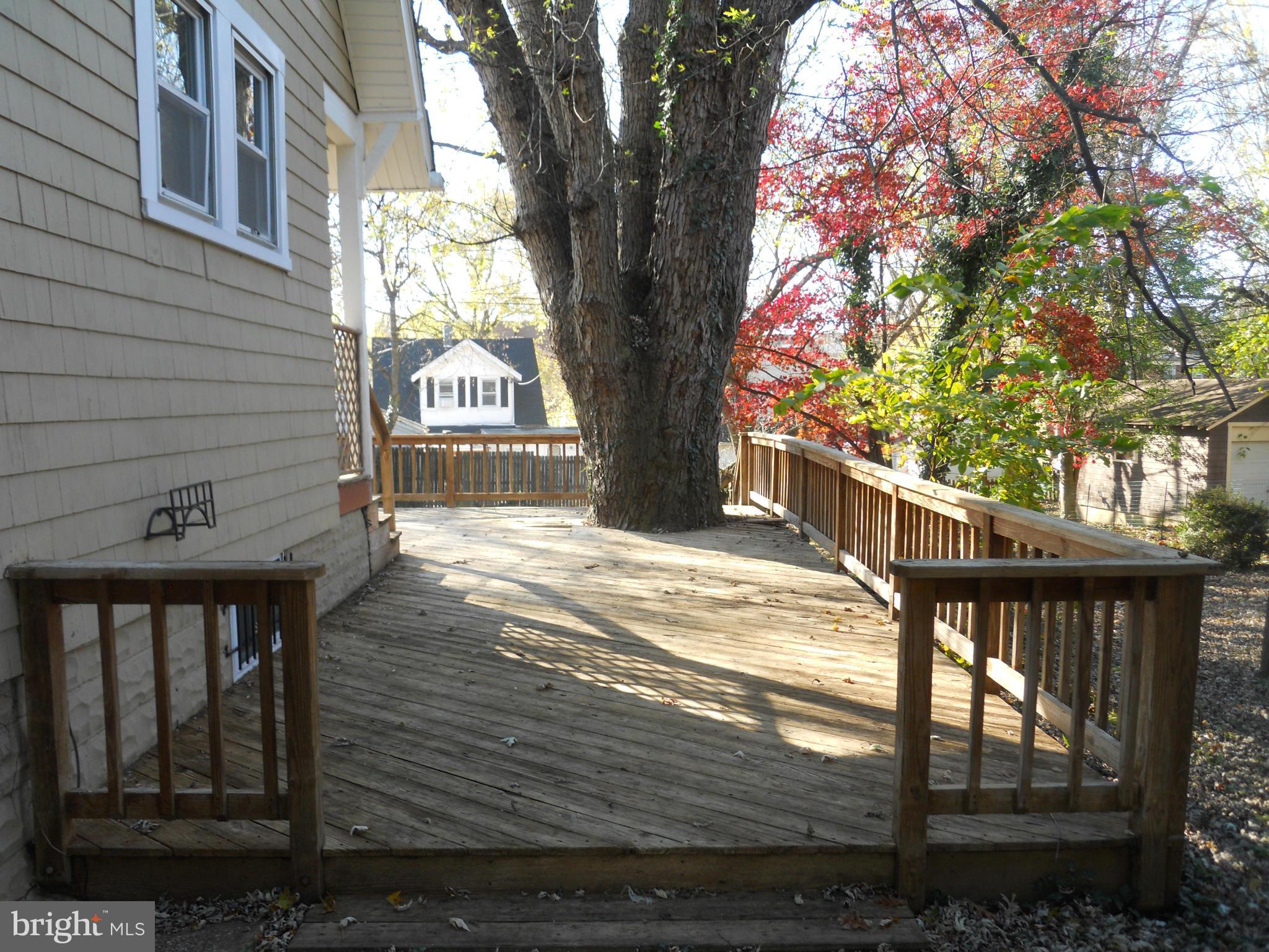 6302 Mayflower Road Baltimore, MD 21212 - Photo 19 of 22 Wrap Around Deck on Side of House
