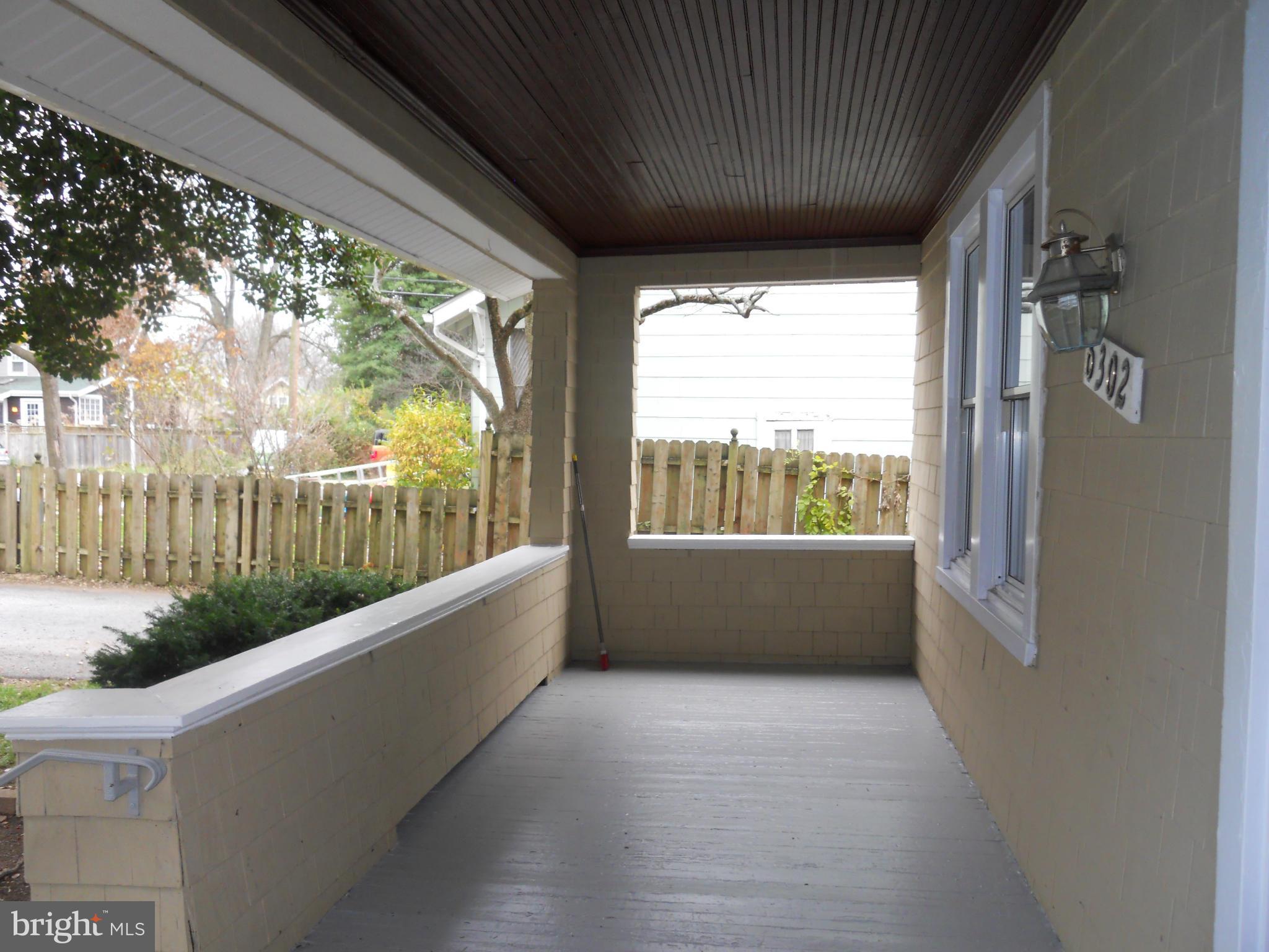 6302 Mayflower Road Baltimore, MD 21212 - Photo 3 of 22 Front Porch