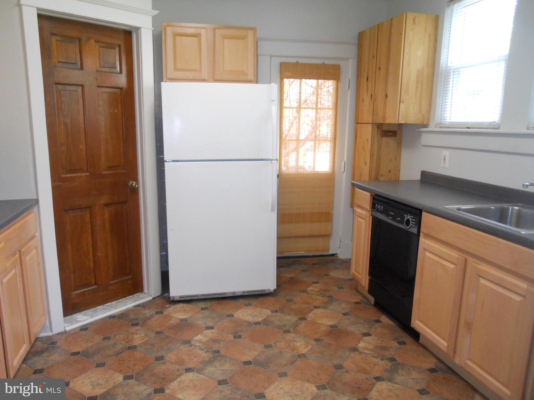 6302 Mayflower Road Baltimore, MD 21212 - Photo 7 of 22 Kitchen
