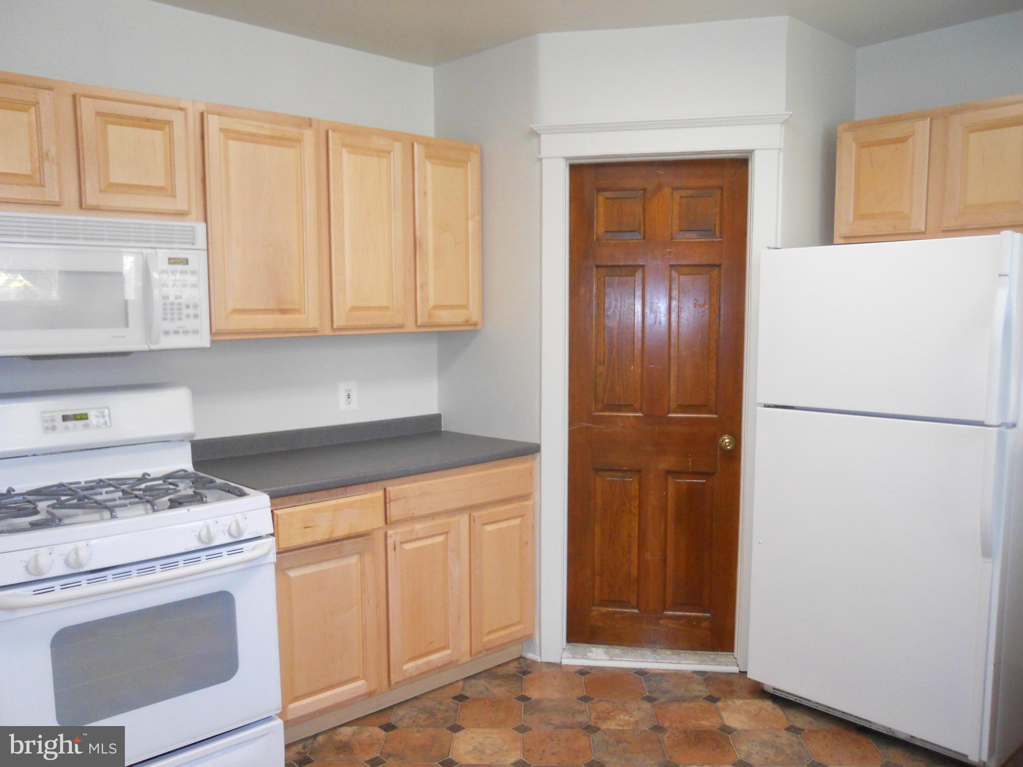 6302 Mayflower Road Baltimore, MD 21212 - Photo 8 of 22 Kitchen