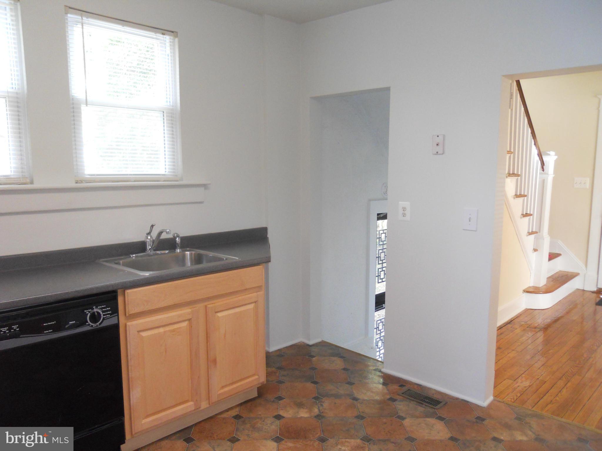 6302 Mayflower Road Baltimore, MD 21212 - Photo 9 of 22 Kitchen