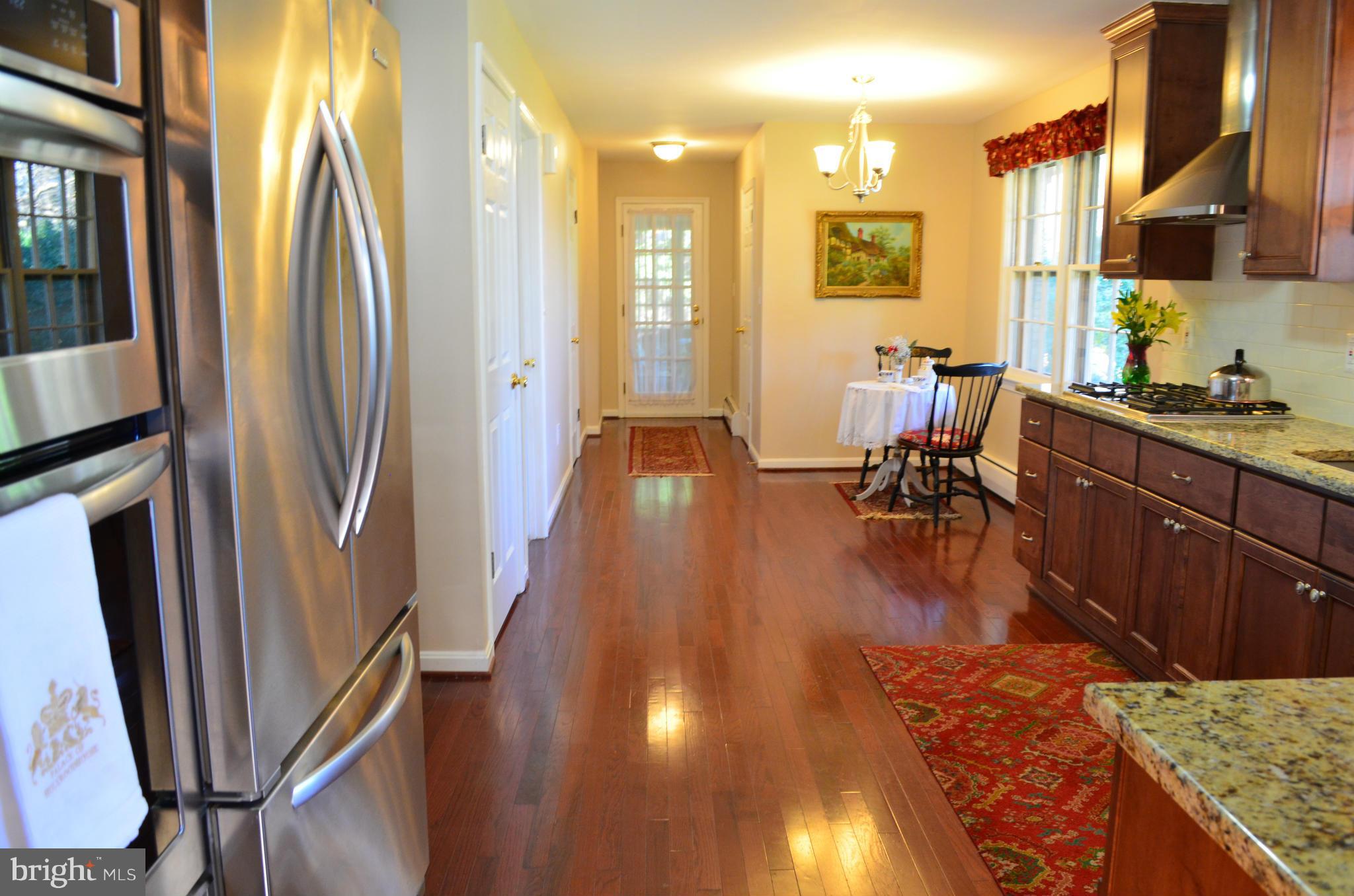 18421 Kingshill Road Germantown, MD 20874 - Photo 10 of 30 Kitchen