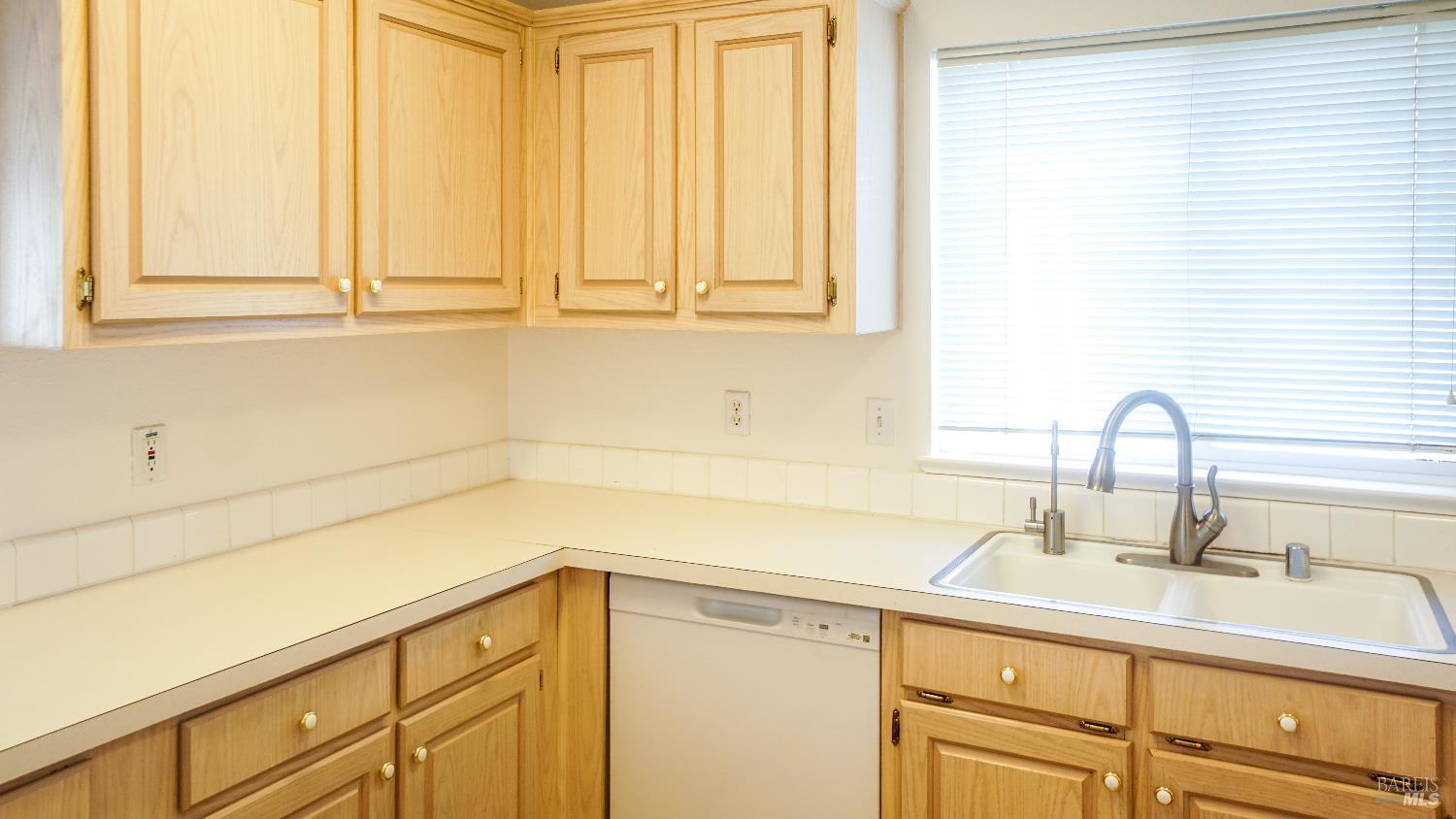 324 Aileen Avenue Santa Rosa, CA 95407 - Photo 11 of 21