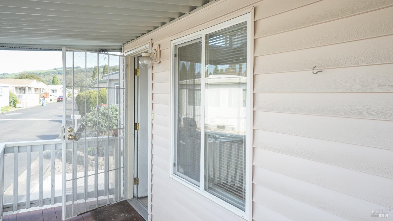 324 Aileen Avenue Santa Rosa, CA 95407 - Photo 5 of 21 Entering the front door.