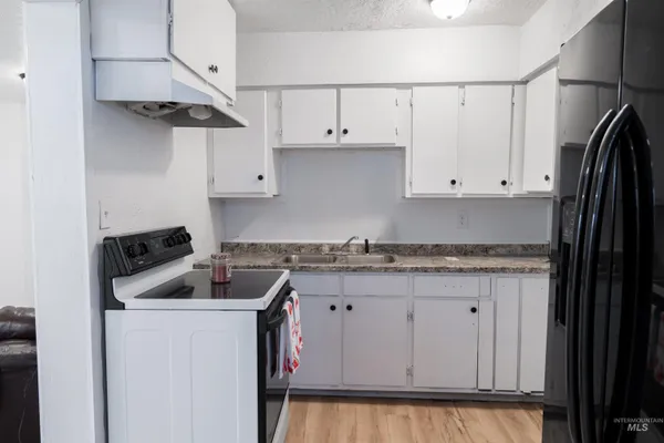 $334,999 | 385-383 Bass Street, Ontario, OR 97914