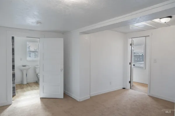 $334,999 | 385-383 Bass Street, Ontario, OR 97914