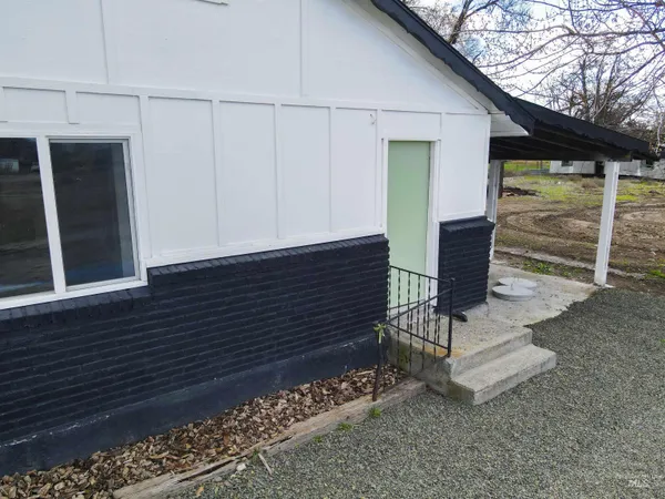 $334,999 | 385-383 Bass Street, Ontario, OR 97914