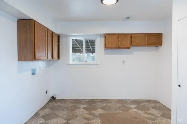 $334,999 | 385-383 Bass Street, Ontario, OR 97914