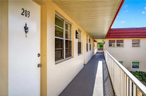 $94,000 | 102 Royal Oak Drive, Unit 203, Vero Beach, FL 32962