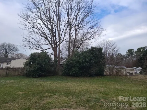 $1,600 | 201 Eastwood Drive, Mount Holly, NC 28120