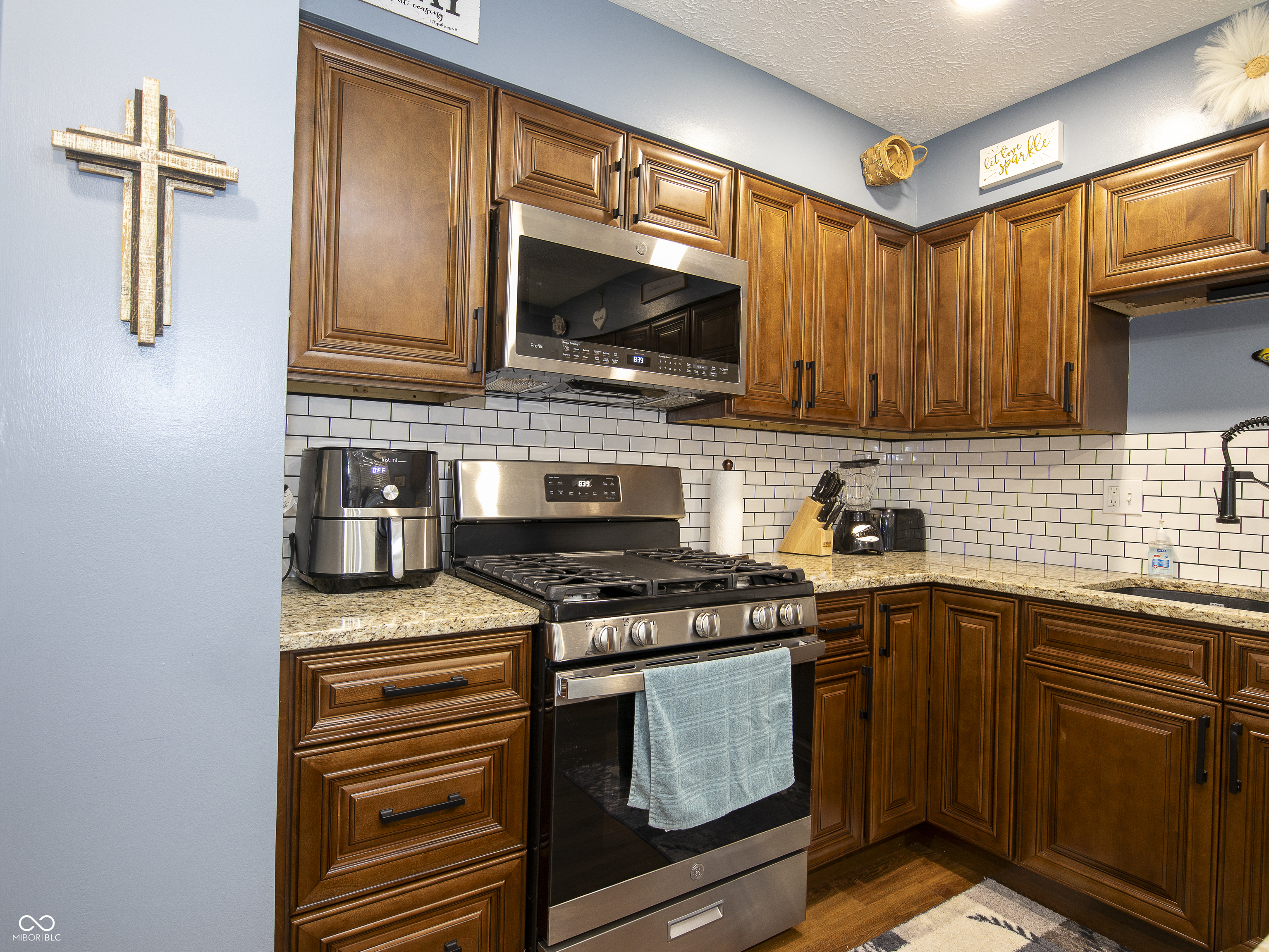 4008 Summit Ridge Road Greenwood, IN 46142 - Photo 5 of 36 Gallery Image 5