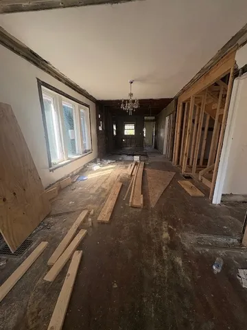 a view of a livingroom with furniture