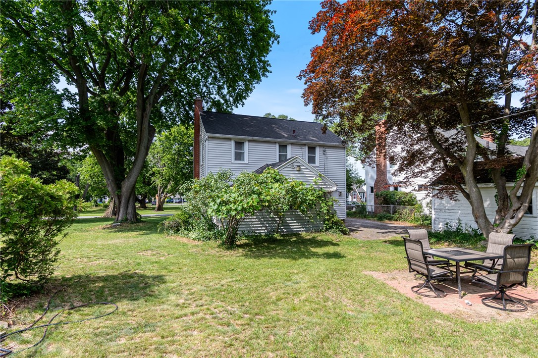 29 Avondale Road Irondequoit, NY 14622 - Photo 4 of 30 A view of the rear yard from the patio