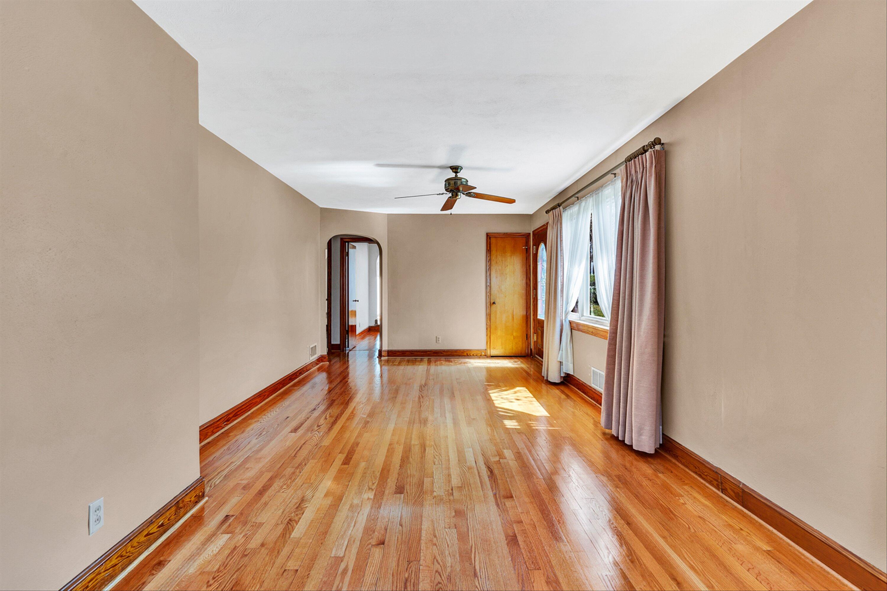 7022 Goff Road Roanoke, VA 24019 - Photo 4 of 39 04-DSC2834