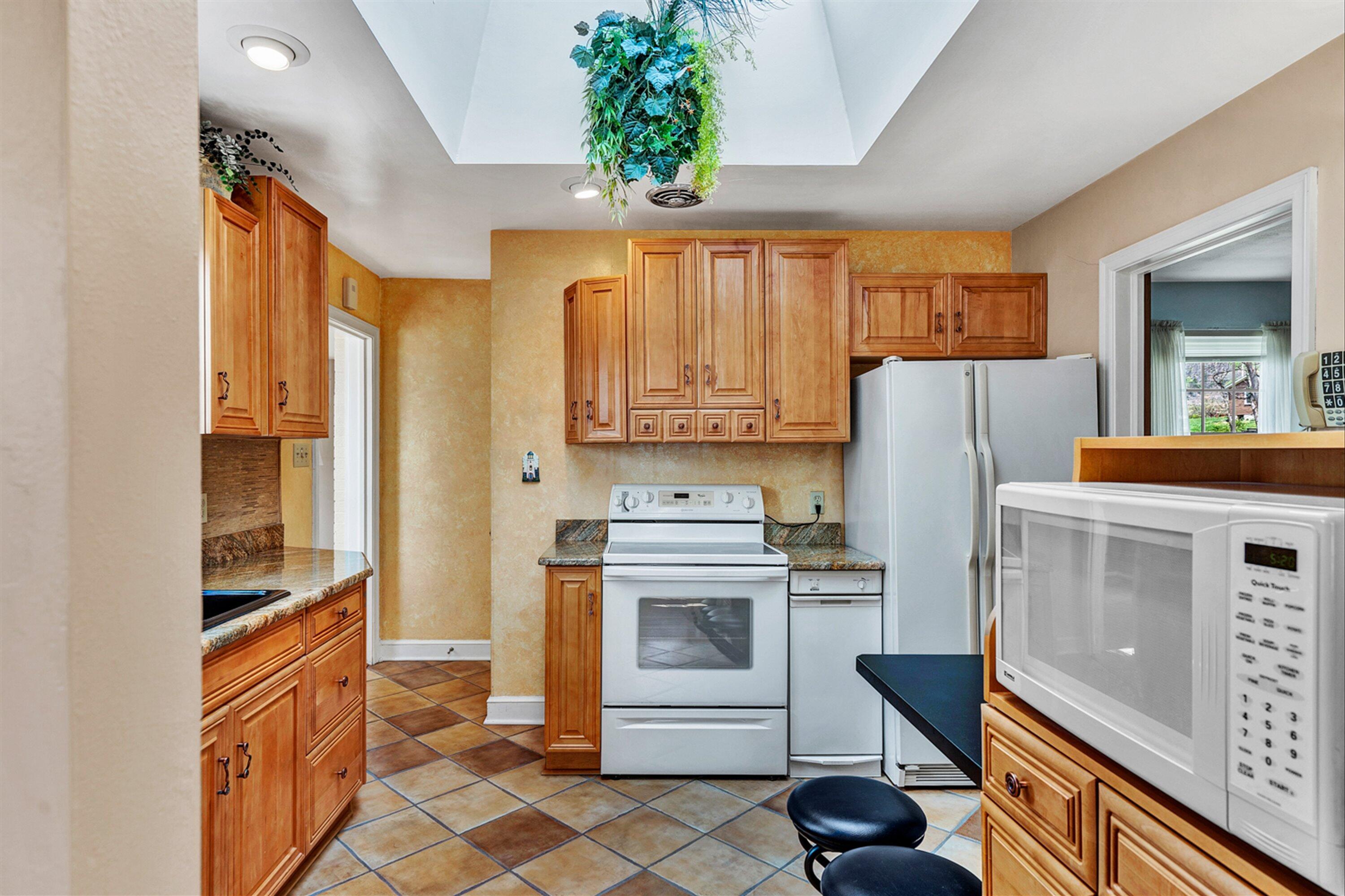 7022 Goff Road Roanoke, VA 24019 - Photo 5 of 39 05-DSC2915