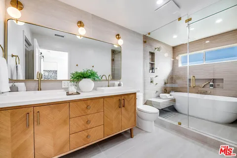 $1,699,000 | 533 North Catalina Street, Burbank, CA 91505