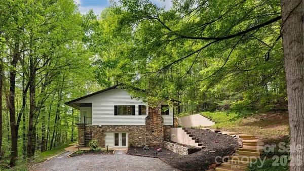 $565,000 | 209 Ivy Hill Road, Hendersonville, NC 28792