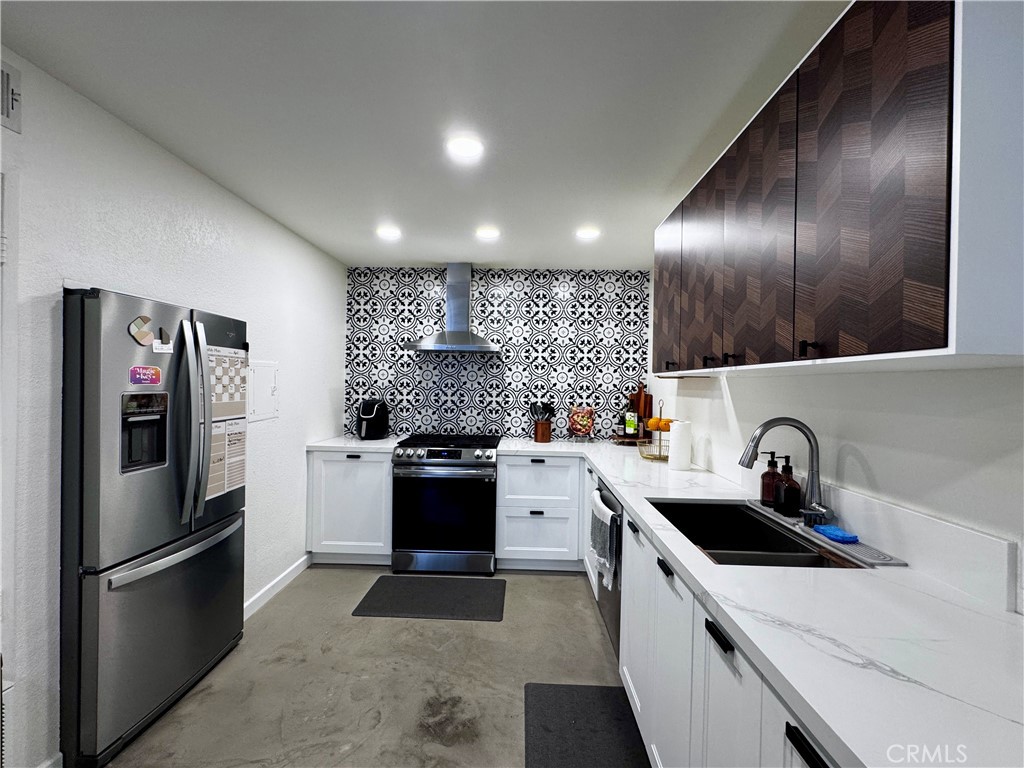 1074 Cabrillo Park Drive, Unit D Santa Ana, CA 92701 - Photo 5 of 21