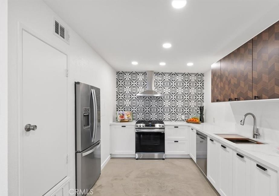 1074 Cabrillo Park Drive, Unit D Santa Ana, CA 92701 - Photo 6 of 21