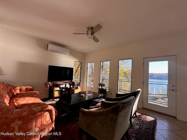 $975,000 | 54 Deak Lane, Saugerties, NY 12490