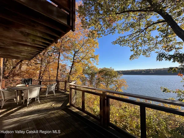 $975,000 | 54 Deak Lane, Saugerties, NY 12490