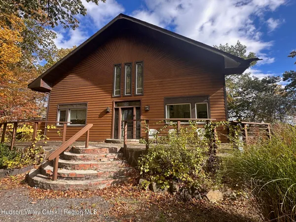 $975,000 | 54 Deak Lane, Saugerties, NY 12490