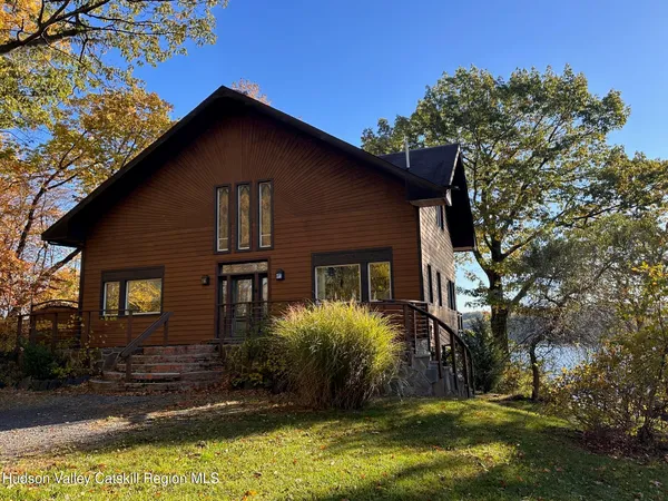 $975,000 | 54 Deak Lane, Saugerties, NY 12490