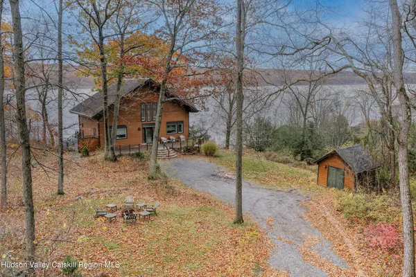 $975,000 | 54 Deak Lane, Saugerties, NY 12490