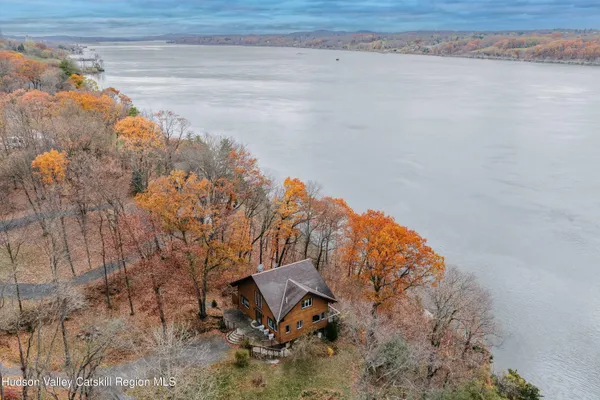 $975,000 | 54 Deak Lane, Saugerties, NY 12490