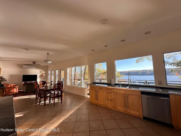 $975,000 | 54 Deak Lane, Saugerties, NY 12490