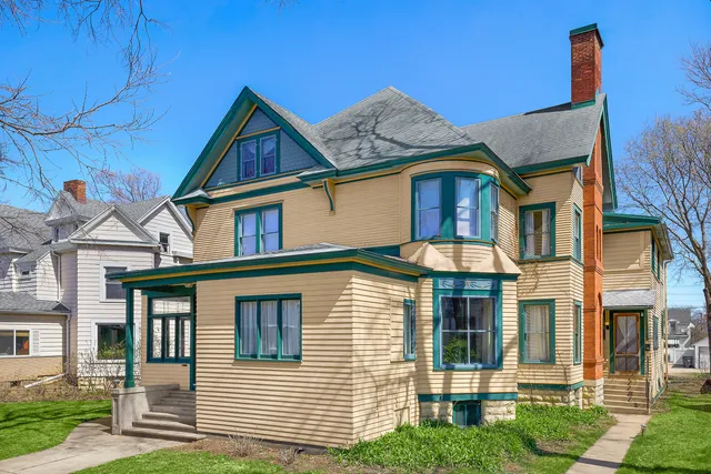 $539,000 | 233 9th Street South, Unit 235, La Crosse, WI 54601