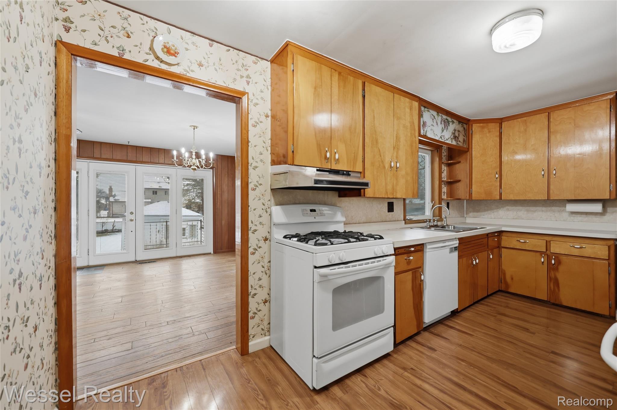 28771 Bunert Road Warren, MI 48088 - Photo 9 of 43 bunert-9.jpg