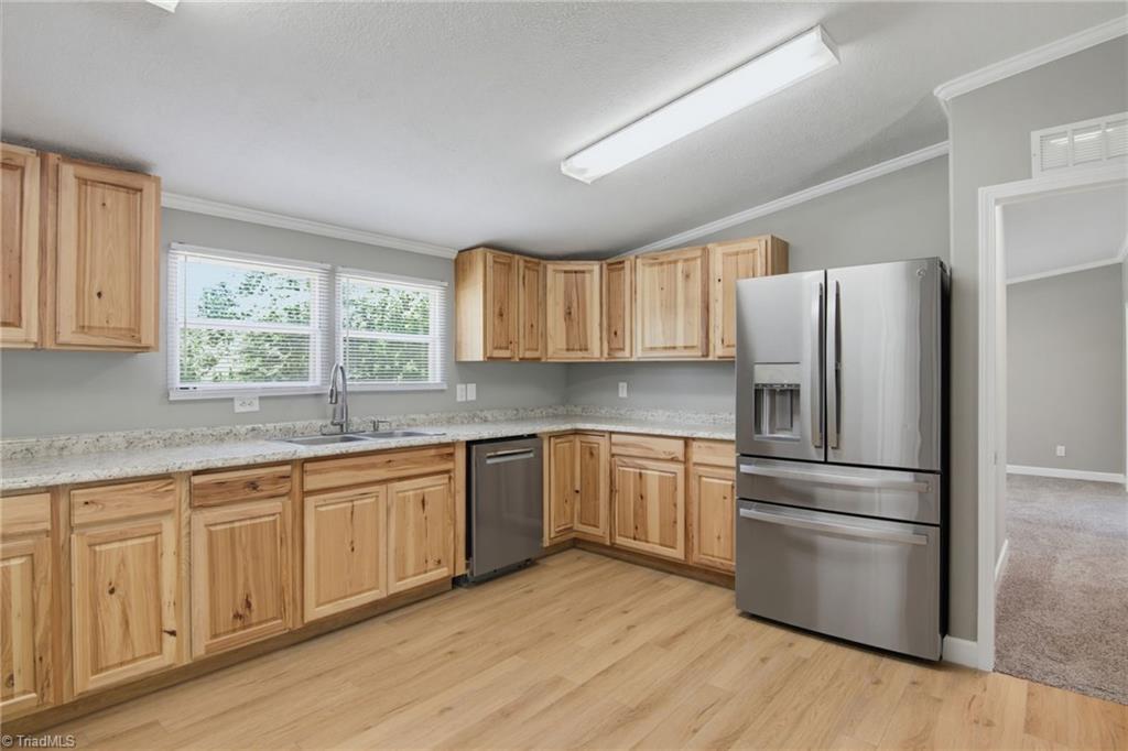 1041 Whitts Road Madison, NC 27025 - Photo 3 of 39