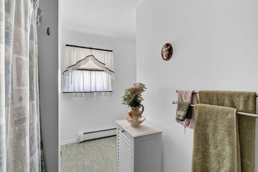 4 Edward Street Webster, MA 01570 - Photo 20 of 42