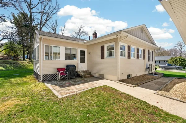 $475,000 | 4 Edward Street, Webster, MA 01570