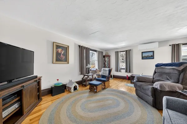 $475,000 | 4 Edward Street, Webster, MA 01570