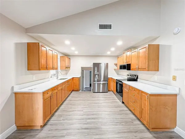 $2,950 | 1631 Monterey Lane, Lakeland, FL 33813