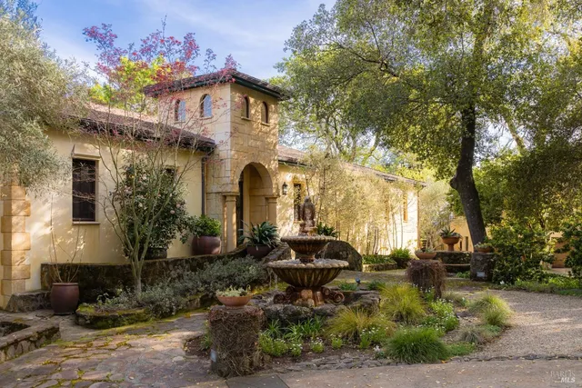 $8,200,000 | 18455 Half Moon Street, Sonoma, CA 95476