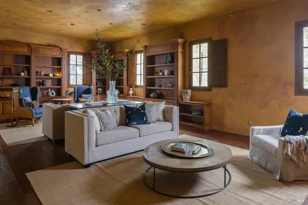 $8,200,000 | 18455 Half Moon Street, Sonoma, CA 95476