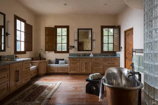 $7,800,000 | 18455 Half Moon Street, Sonoma, CA 95476