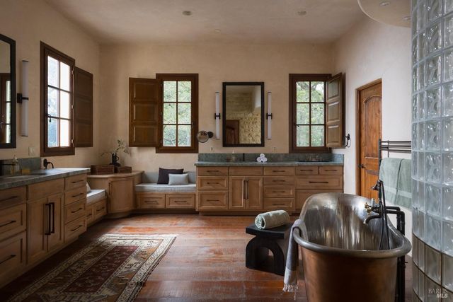 $8,200,000 | 18455 Half Moon Street, Sonoma, CA 95476