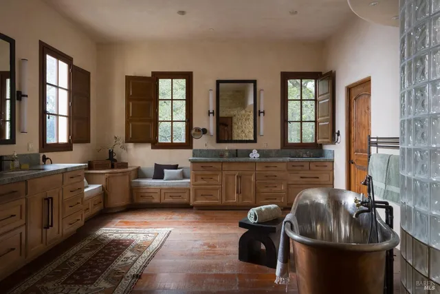 $8,200,000 | 18455 Half Moon Street, Sonoma, CA 95476