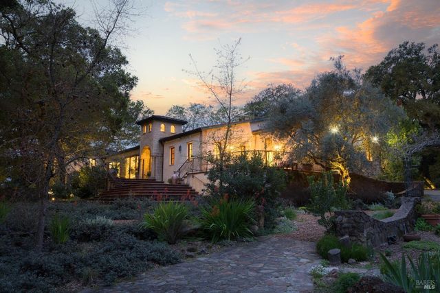 $8,200,000 | 18455 Half Moon Street, Sonoma, CA 95476