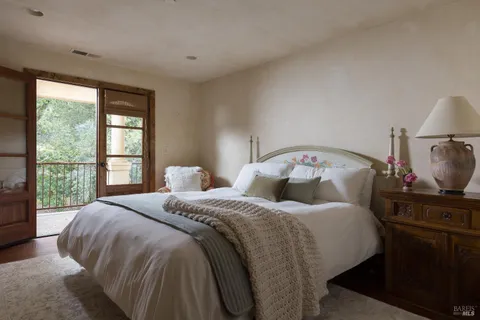 $8,200,000 | 18455 Half Moon Street, Sonoma, CA 95476