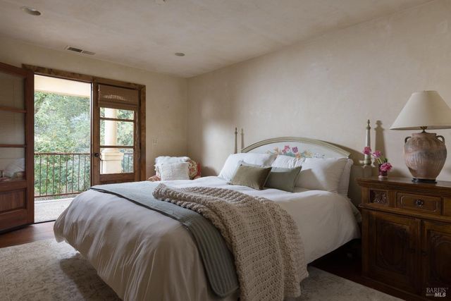 $8,200,000 | 18455 Half Moon Street, Sonoma, CA 95476