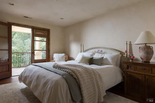 $8,200,000 | 18455 Half Moon Street, Sonoma, CA 95476