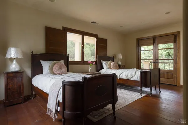 $8,200,000 | 18455 Half Moon Street, Sonoma, CA 95476